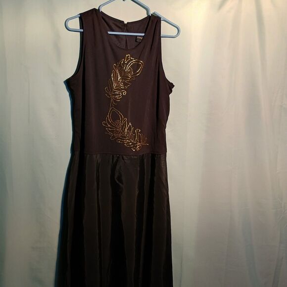 Elegant Black Sleeveless Midi Dress with Bronze Beaded Embroidery - Picture 2 of 5
